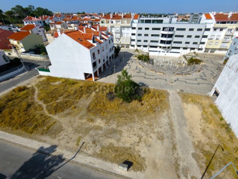 Terreno Urbano em Charneca de Caparica e Sobreda, Almada