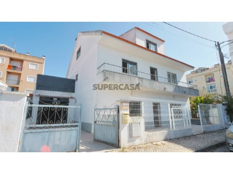 Moradia T6 em Quinta do Conde, Sesimbra