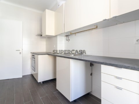 Apartamento T3 em União das Freguesias de Setúbal, Setúbal