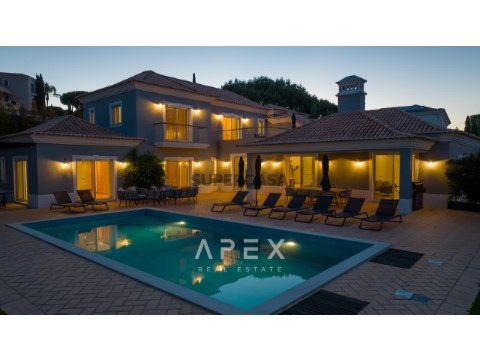 Villa T5+2 Triplex em Almancil, Loulé