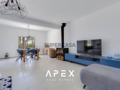 Villa T5 Triplex na Rua Vela de Balão, Quarteira