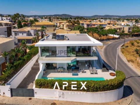 Villa T4 em Montenegro, Faro