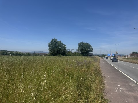Terreno Urbano em Real, Dume e Semelhe, Braga