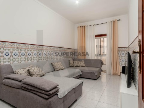 Apartamento T2 em Alto do Seixalinho, Santo André e Verderena, Barreiro