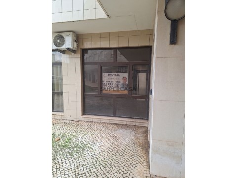 Bureau au Benedita, Alcobaça