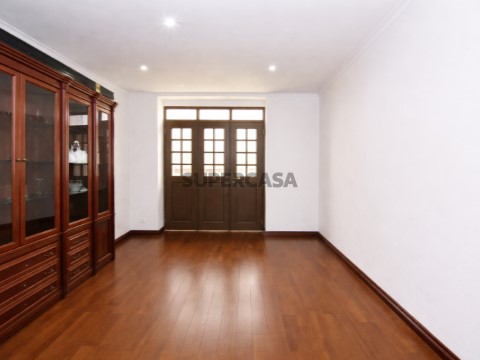 Apartamento T2+1 na Rua Doutor Silva Teles, Avenidas Novas