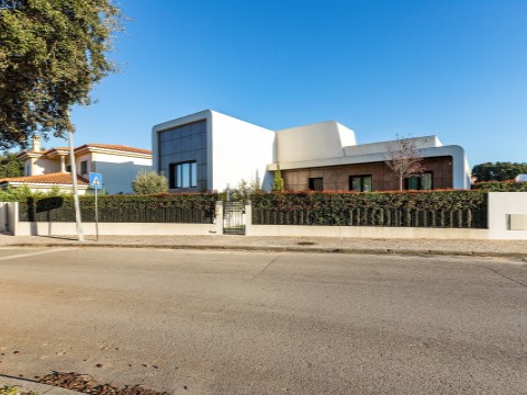 Moradia T4 em Azeitão (São Lourenço e São Simão), Setúbal