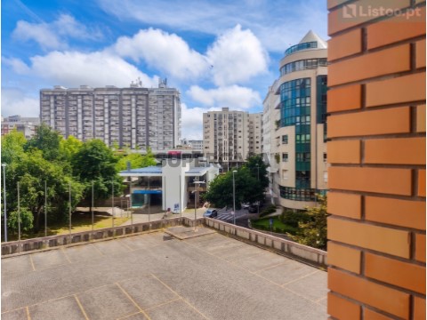 Apartamento T3 em Cidade da Maia, Maia