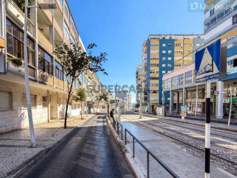 Apartamento T4 em Caparica e Trafaria, Almada