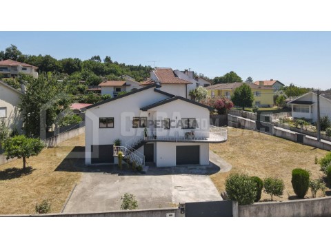 Moradia T3 em São Cipriano e Vil de Souto, Viseu