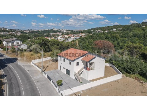 Moradia T4 em Orgens, Viseu