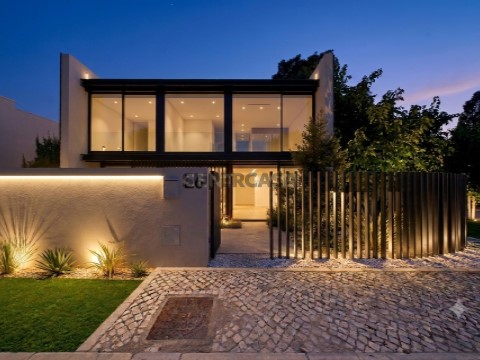 Moradia T4 em Carcavelos e Parede, Cascais