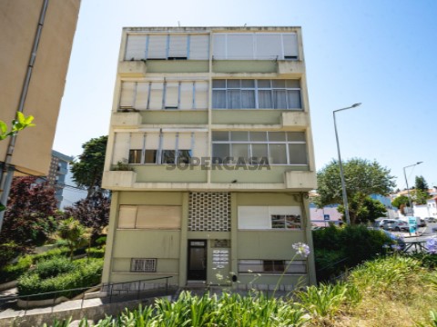 Apartamento T2 em Camarate, Unhos e Apelação, Loures