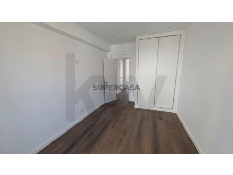 O SEU NOVO LAR NO CORAÇÃO DA AMADORA!