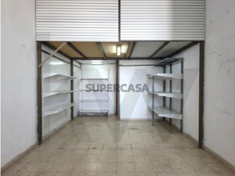 Garagem em Agualva e Mira-Sintra, Sintra