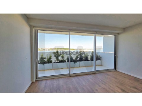 Apartamento T3 em Arrentela, Seixal