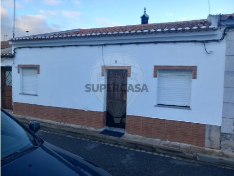 Moradia T3 em Nossa Senhora das Neves, Beja