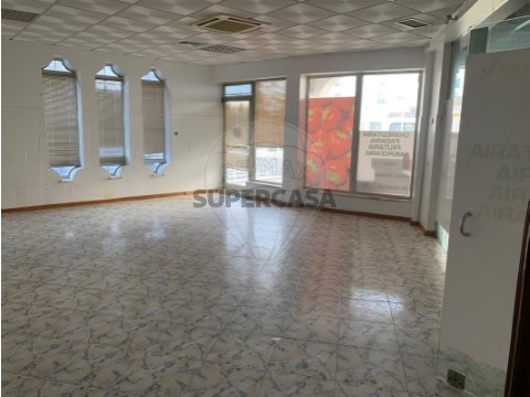 Comercial em Santiago Maior e São João Baptista, Beja