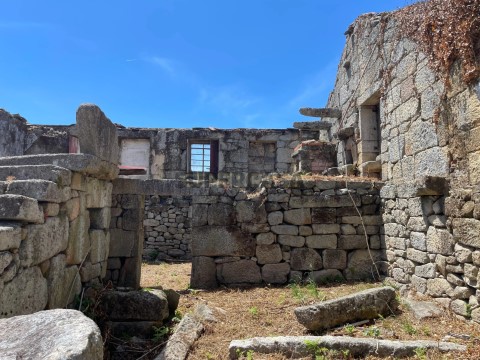 Moradia T5 em Santa Cruz da Trapa e São Cristóvão de Lafões, São Pedro do Sul