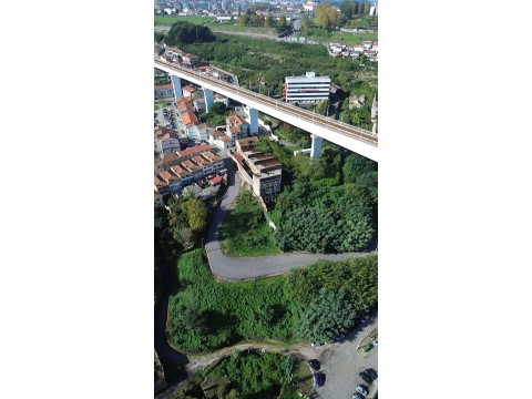 Prédio em Oliveira do Douro, Vila Nova de Gaia