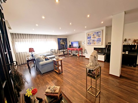 Apartamento T4 na Rua do Viso, Cidade da Maia