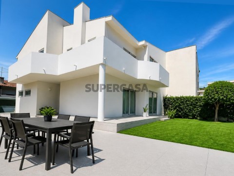 Casa 4 habitaciones Duplex en Rua João Paulo II, Apúlia