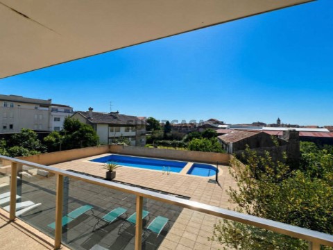 Apartamento T4 na Rua Almirante Reis, Póvoa de Varzim