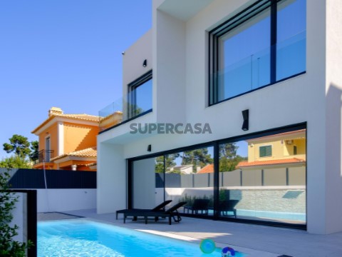 Moradia T4 Venda em Charneca de Caparica e Sobreda,Almada