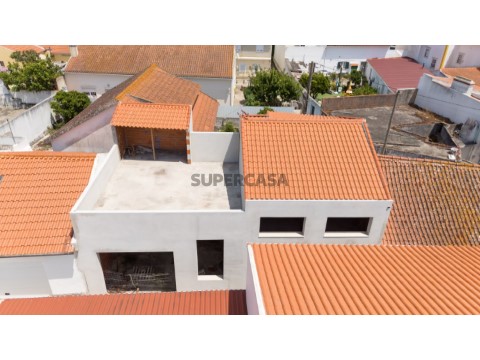 Casa Geminada T2 Duplex na Vermelha, Cadaval