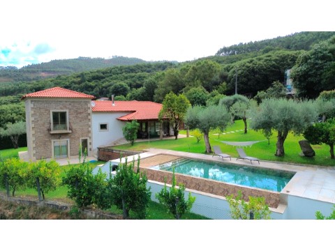 Moradia T4 com Piscina - Queijada, Ponte de Lima