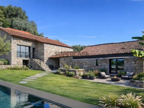 Propriedade com Duas Casas Antigas em Pedra para Restauro - Padreiro (Santa Cristina), Arcos de Valdevez