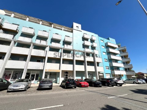 Apartamento T3 na Rua das Andorinhas, Mazedo e Cortes
