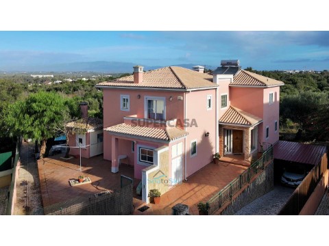 Moradia T4 Triplex em Alvor, Portimão