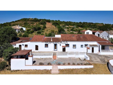 Moradia T5 em Barão de São Miguel, Vila do Bispo