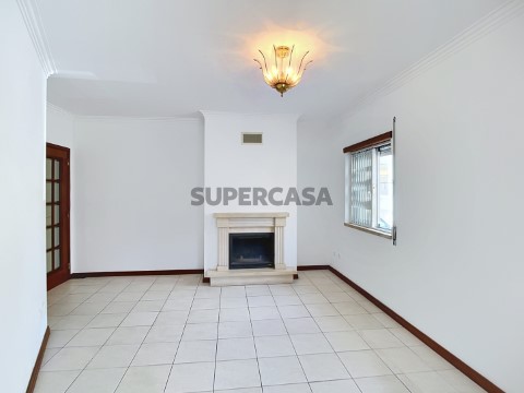 Sala com Lareira