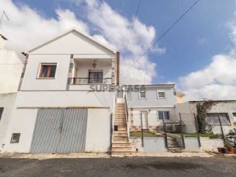Moradia T4 em Malveira e São Miguel de Alcainça, Mafra