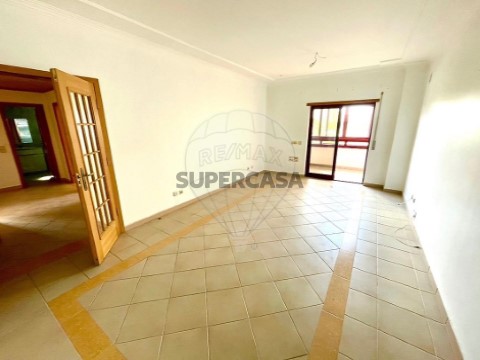 Apartamento T2 em União das Freguesias de Setúbal, Setúbal