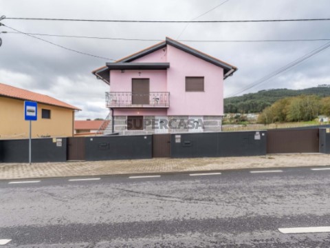 Moradia T7 em Brito, Guimarães
