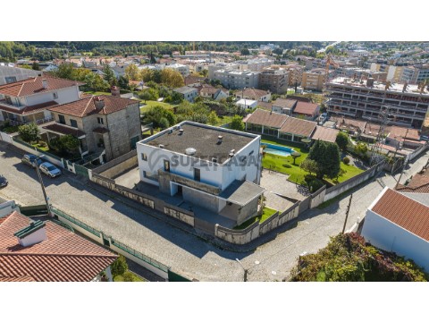 Moradia T4 em Nogueira, Fraião e Lamaçães, Braga