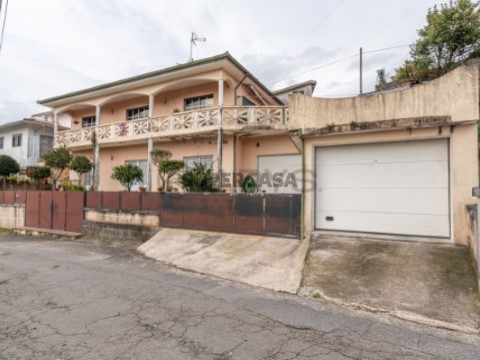 Moradia T3 em Arnoso (Santa Maria e Santa Eulália) e Sezures, Vila Nova de Famalicão