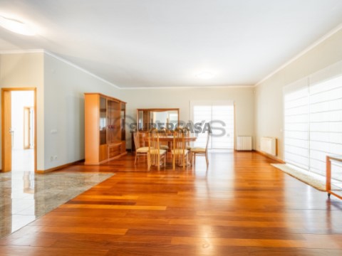 Moradia T5 em Creixomil e Mariz, Barcelos