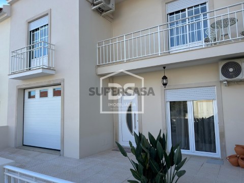 Moradia T4 em Alfeizerão, Alcobaça