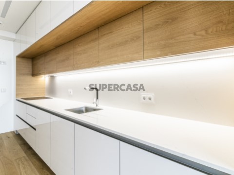 Appartement 4 kamers Op Avenida 24, Espinho