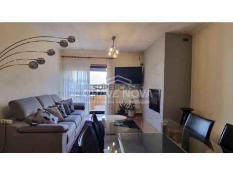 Apartamento T3 na Rua da Própria, São João de Ver