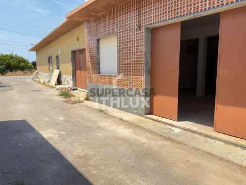Industrial em Pechão, Olhão