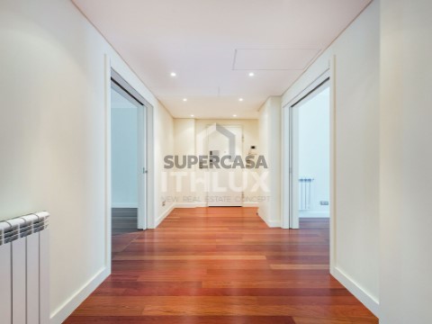 Apartamento T4 em Avenidas Novas, Lisboa
