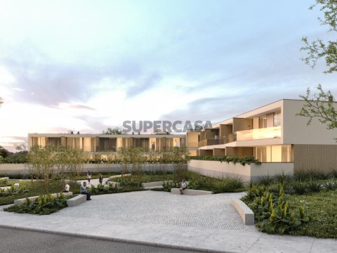 Extraordinária MORADIA NOVA e MODERNA - 2 estacionamentos em BOX - Vistas Jardim