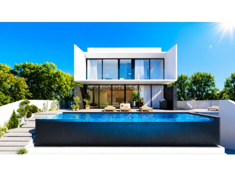 Luxuosa Moradia NOVA com 2 piscinas