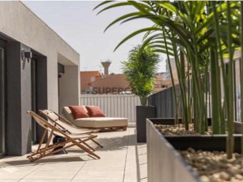 Maravilhoso apartamento T4 NOVO - Terraço de 71,8 m2, 2 estacionamentos e piscina