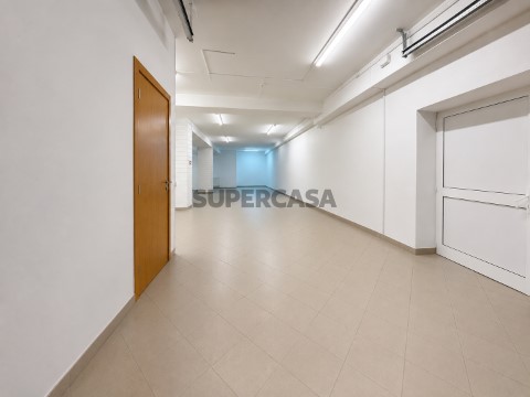 Armazém na Rua Sra. da Saúde, São Bartolomeu de Messines